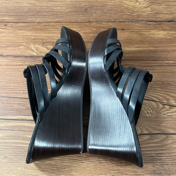 UGG Mattie Black Leather Slip-On Wedge Sandals Women’s Size 8 Shoes - Picture 6 of 10